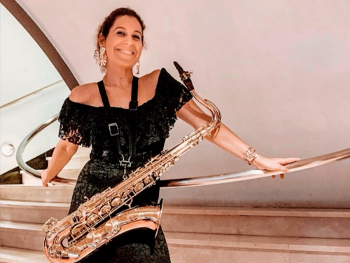 PROFESSORA DE SAXOFONE <span class="pt_splitter pt_splitter-1">Isabel Anjo</span>