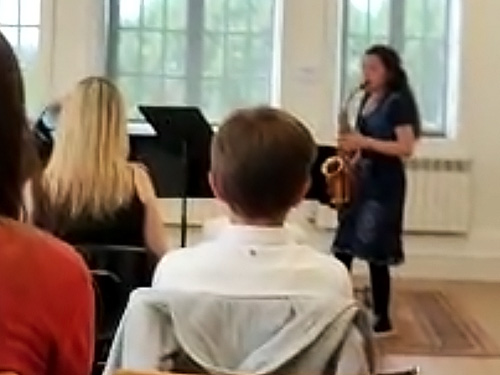 AUDIÇÃO <span class="pt_splitter pt_splitter-1">com Francesca Serafini</span>