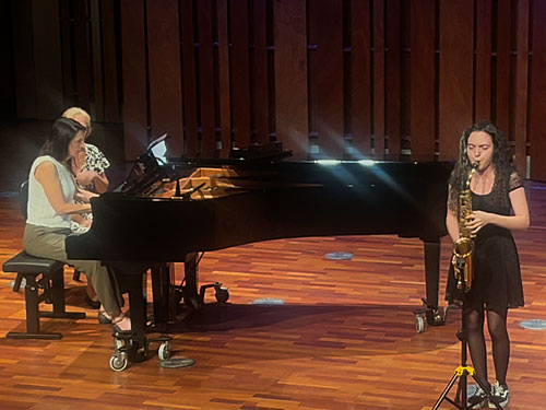 AUDIÇÃO <span class="pt_splitter pt_splitter-1">com Francesca Serafini</span>