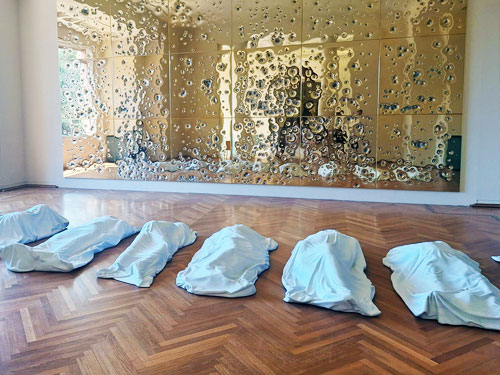 Exposição Maurizio Cattelan