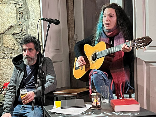 Animação Musical <span class="pt_splitter pt_splitter-1">Noite de Poesia Pinguim Café</span>