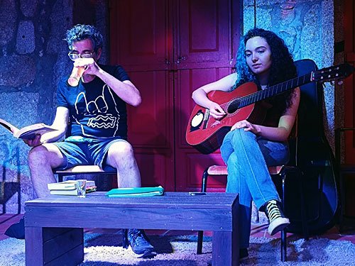 Animação Musical <span class="pt_splitter pt_splitter-1">Noite de Poesia Pinguim Café</span>