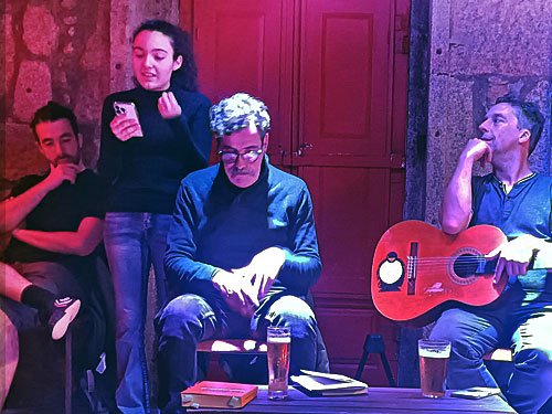 PERFORMANCE POÉTICA <span class="pt_splitter pt_splitter-1">"O Bichinho" <span class="pt_splitter pt_splitter-2">Noite de Poesia Pinguim Café</span></span>